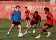 九游体育网页版登录入口-深圳佳兆业队员在比赛中展现出出色技术