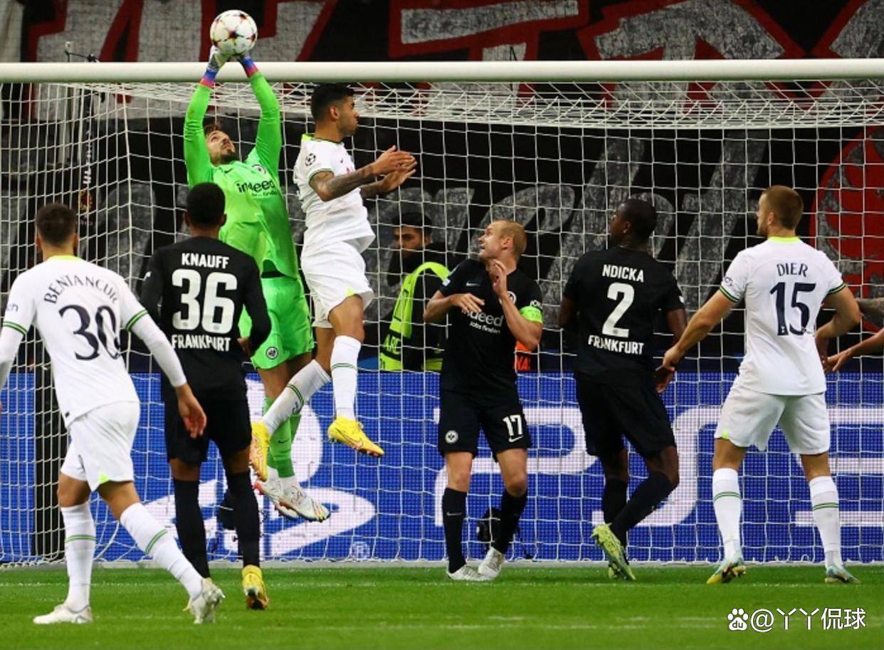 沃尔夫斯堡在主场与法兰克福争夺胜利 沃尔夫斯堡在主场与法兰克福争夺胜利