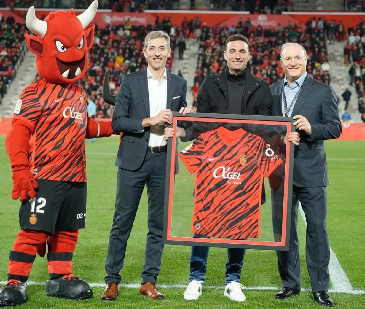 包含柏林联合队球员个人荣誉加身,球队集体庆祝的词条 包含柏林联合队球员个人荣誉加身,球队集体庆祝的词条