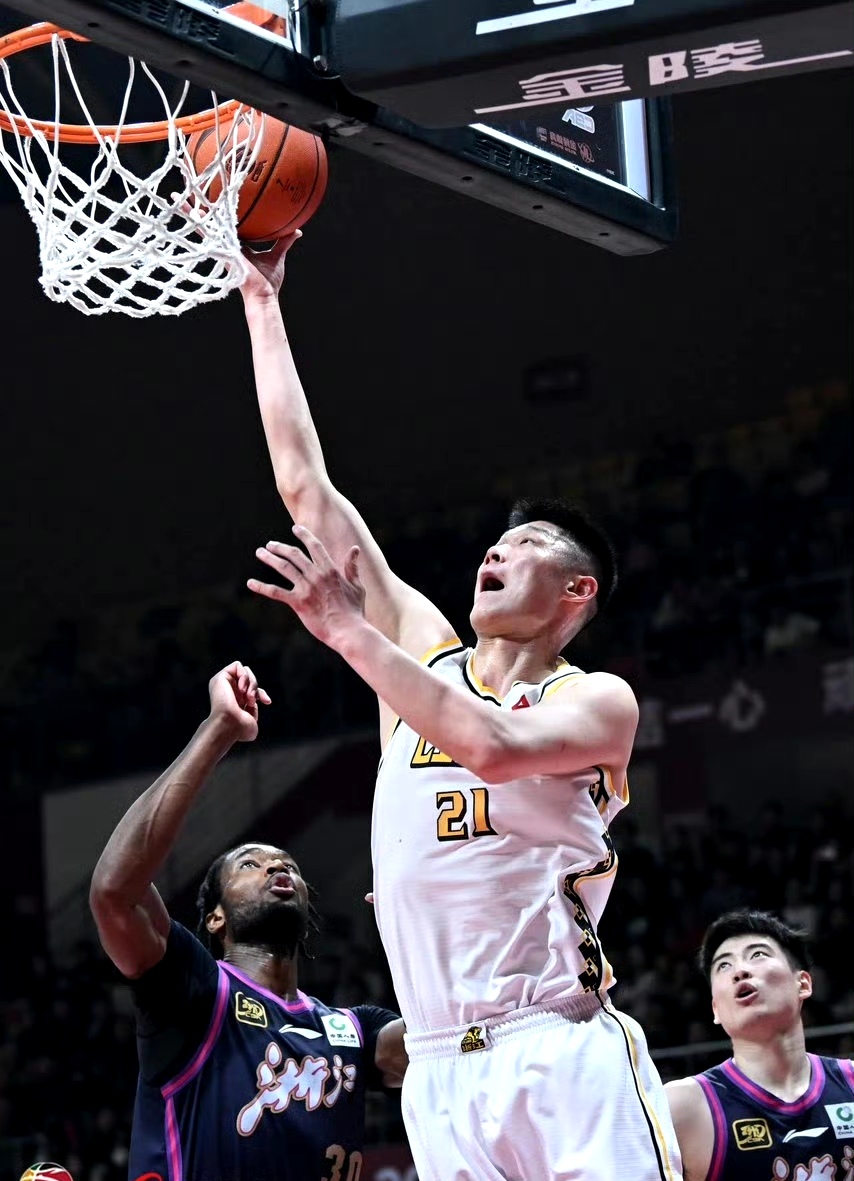 关于耶罗诺主场大胜对手,继续领跑积分榜的信息 关于耶罗诺主场大胜对手,继续领跑积分榜的信息