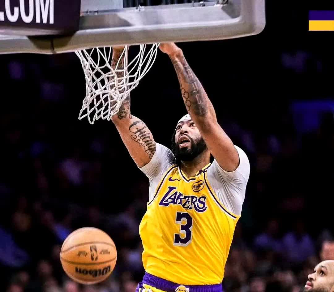 法国篮球明星在场上暴怒被罚出场 法国篮球明星在场上暴怒被罚出场