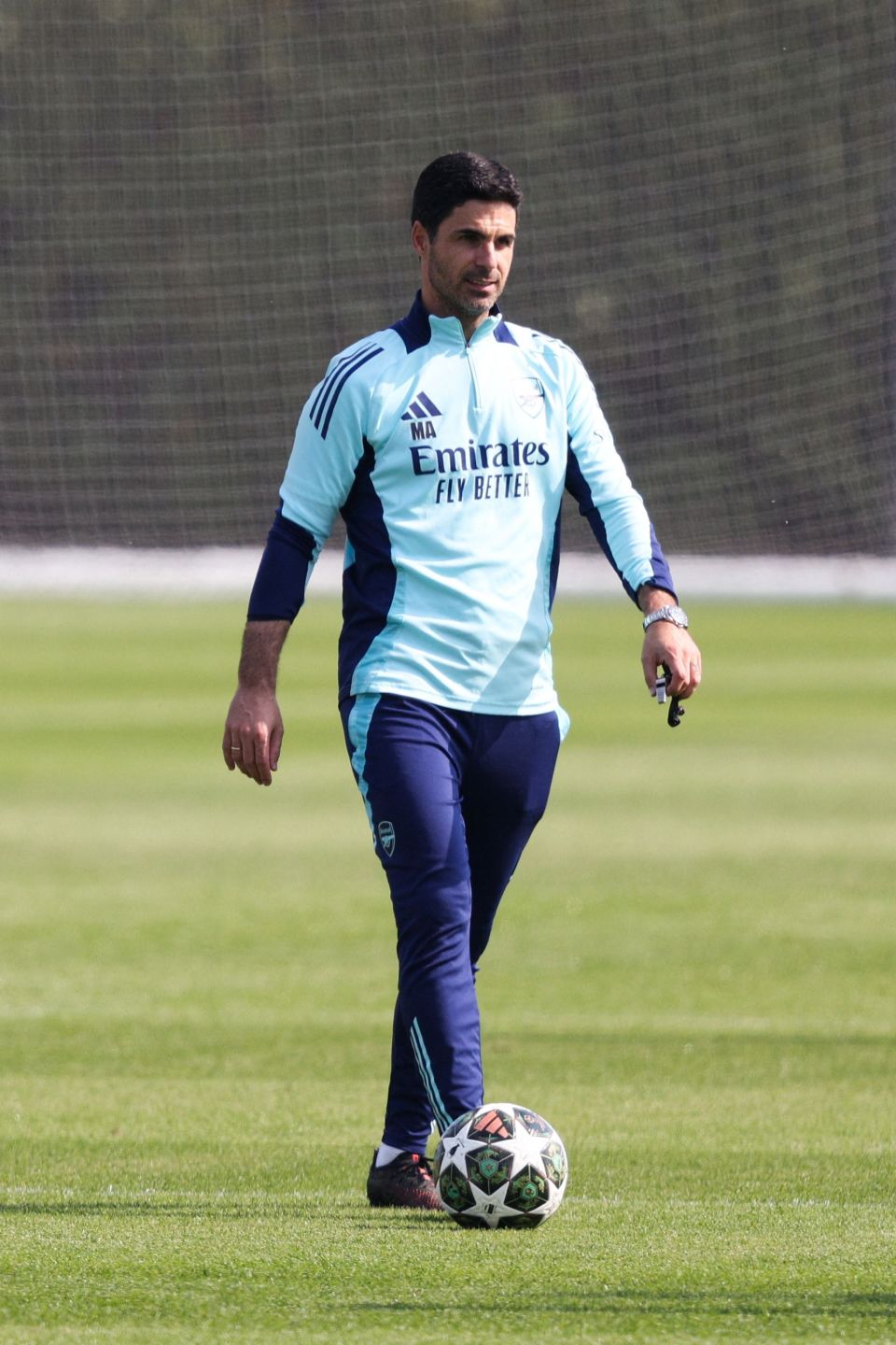 球队备战国内足球联赛再掀风暴,赛场热闹异常的简单介绍 球队备战国内足球联赛再掀风暴,赛场热闹异常的简单介绍