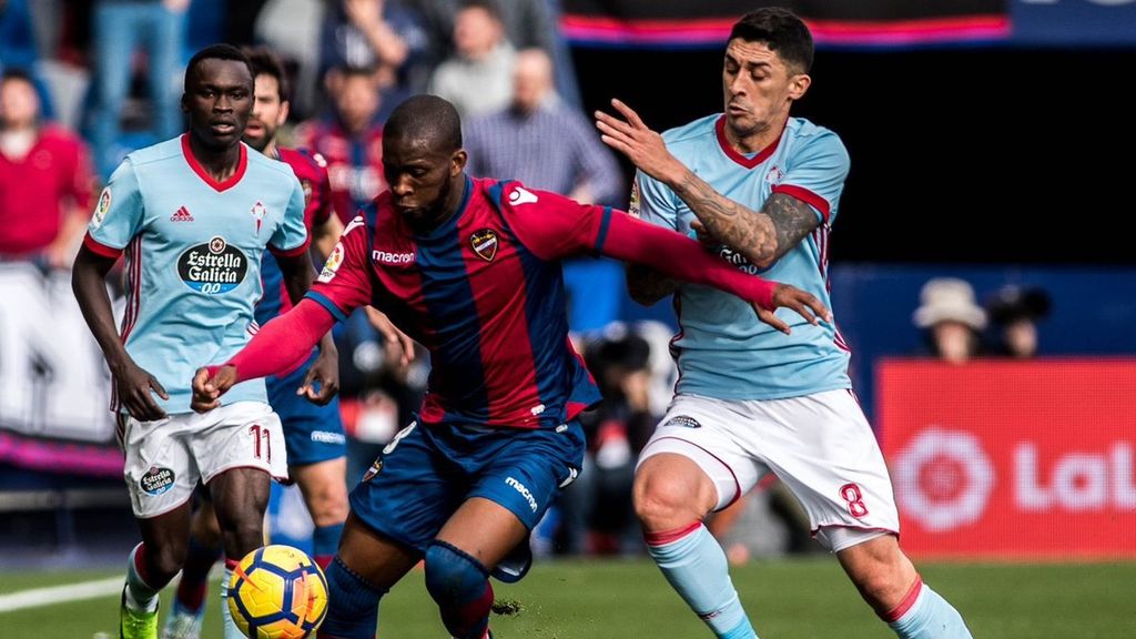 阿拉瓦斯球场迎来胜利,士气大增 阿拉瓦斯球场迎来胜利,士气大增