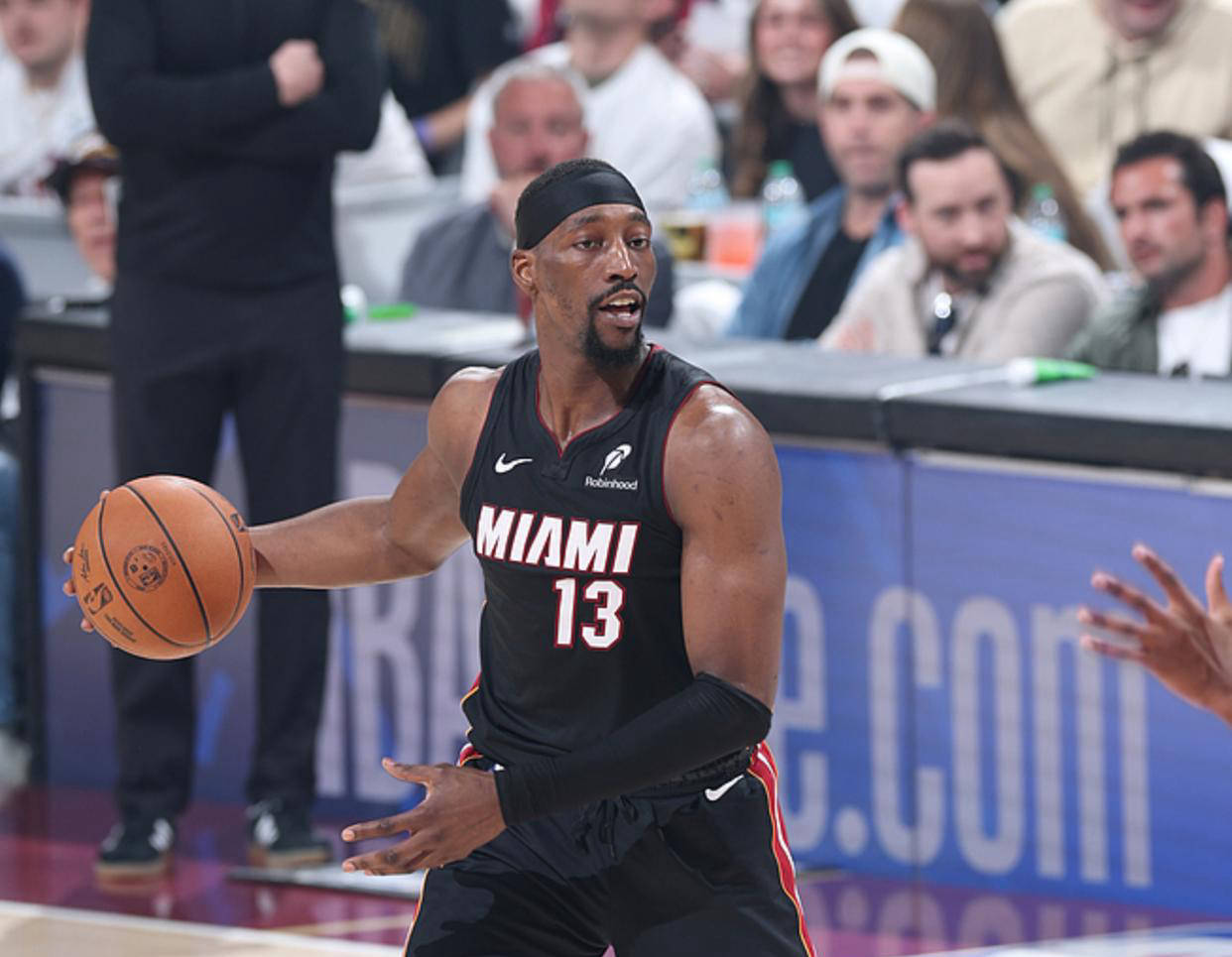 包含阿赫利主场逆转曼谷主要奇迹,成功晋级的词条 包含阿赫利主场逆转曼谷主要奇迹,成功晋级的词条