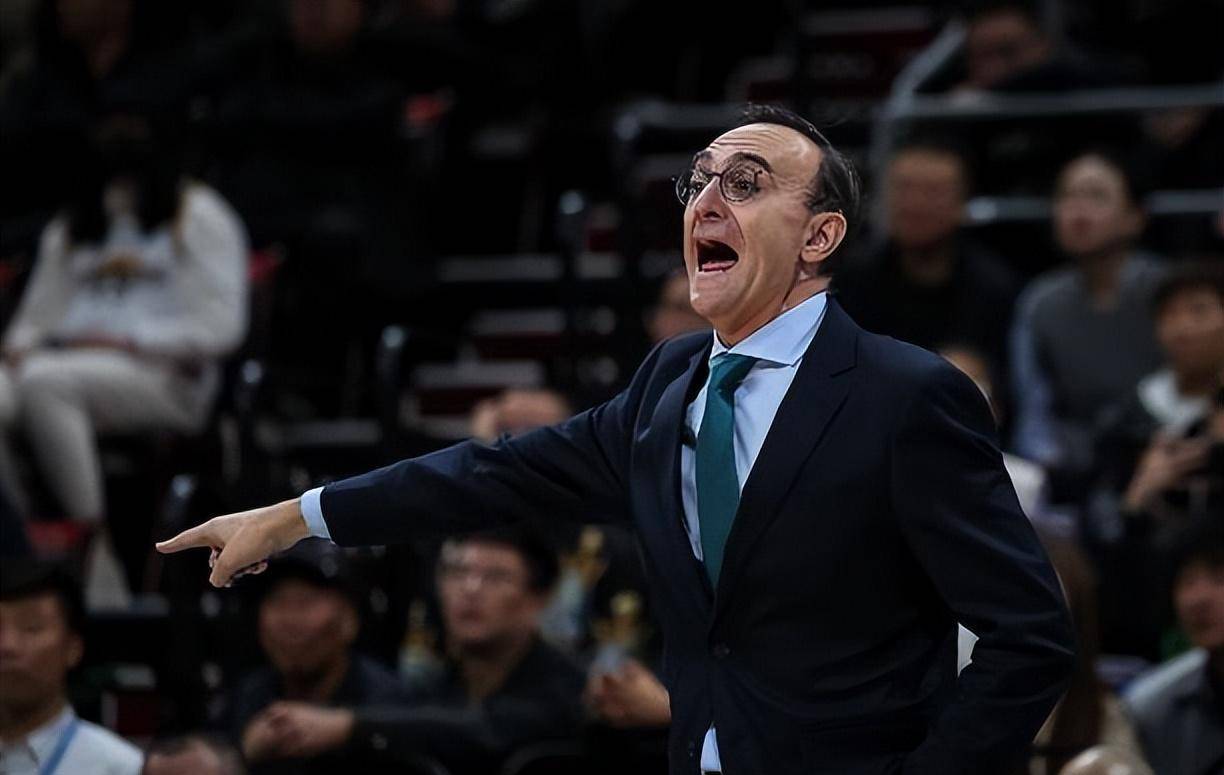 包含临危受命,新帅带队强势斩获三连胜的词条 包含临危受命,新帅带队强势斩获三连胜的词条