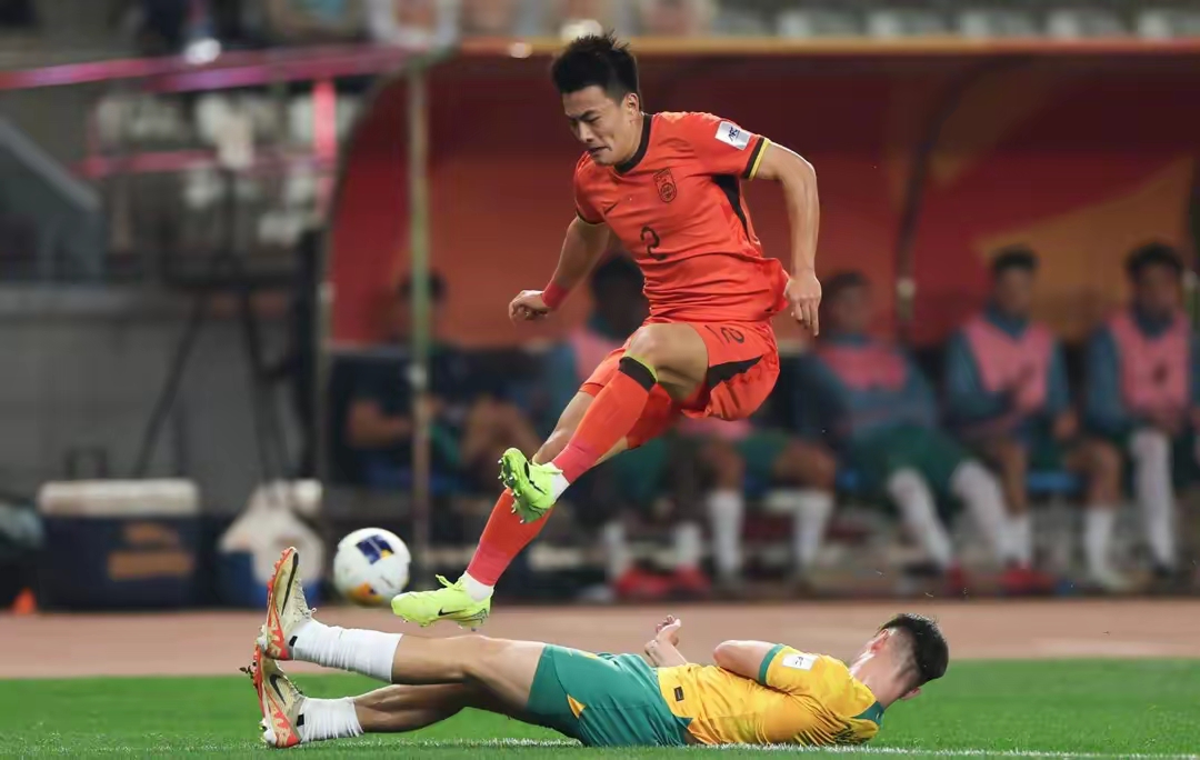 比赛备战升温,球队展现出强大的战斗力,带来惊喜表现! 比赛备战升温,球队展现出强大的战斗力,带来惊喜表现!