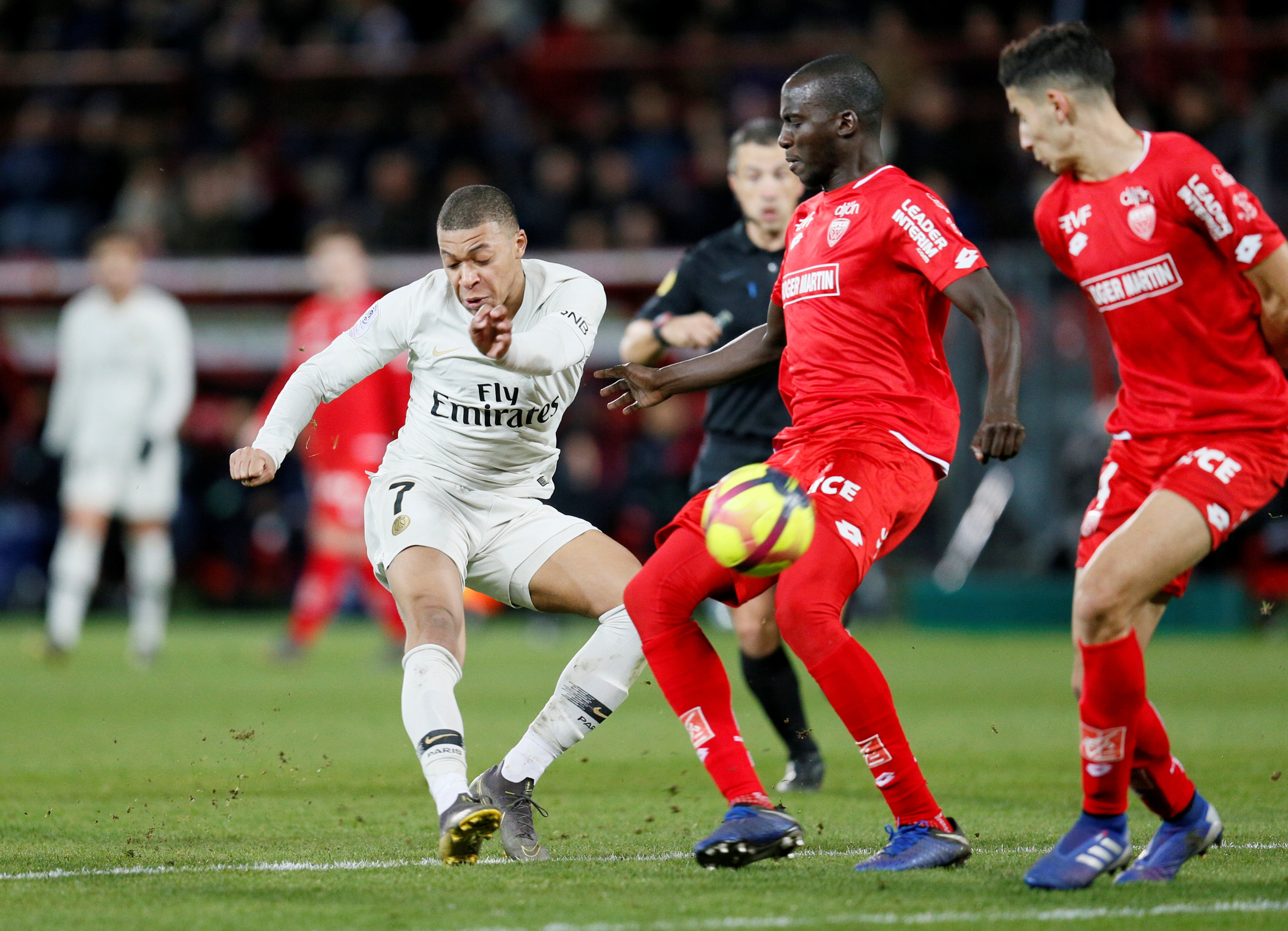 关于南特战胜第戎,收获法甲宝贵三分追逐的信息 关于南特战胜第戎,收获法甲宝贵三分追逐的信息