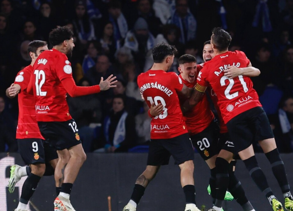 关于里昂俱乐部在关键比赛中大胜,巩固领先优势的信息 关于里昂俱乐部在关键比赛中大胜,巩固领先优势的信息