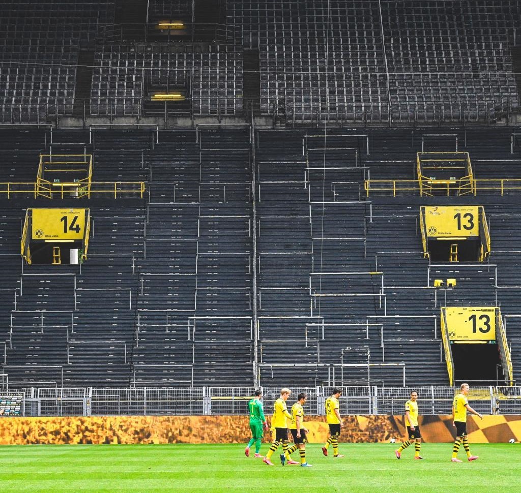 沙尔克连续失利,积分榜形势堪忧 沙尔克连续失利,积分榜形势堪忧