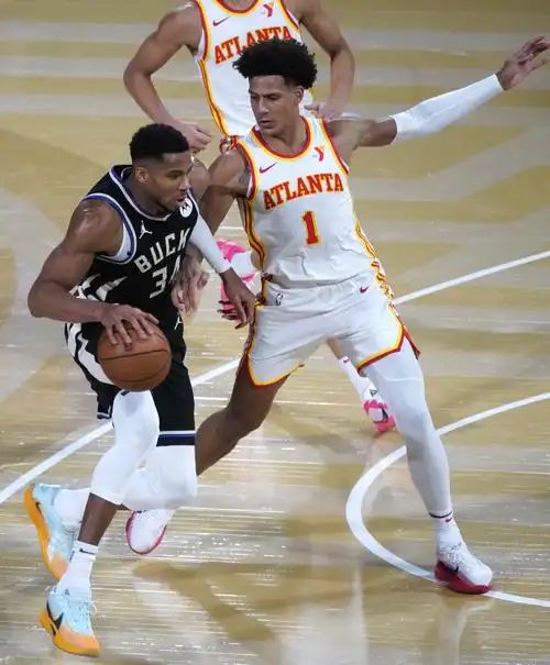 步行者队主场击败雄鹿队取得关键胜利 步行者队主场击败雄鹿队取得关键胜利