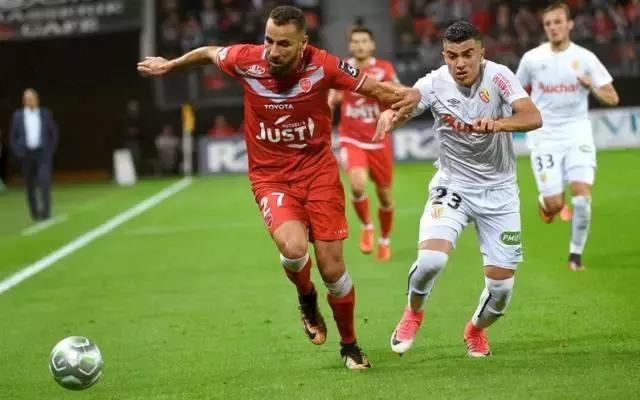 瓦朗谢纳主场惨败,失去领先优势 瓦朗谢纳主场惨败,失去领先优势