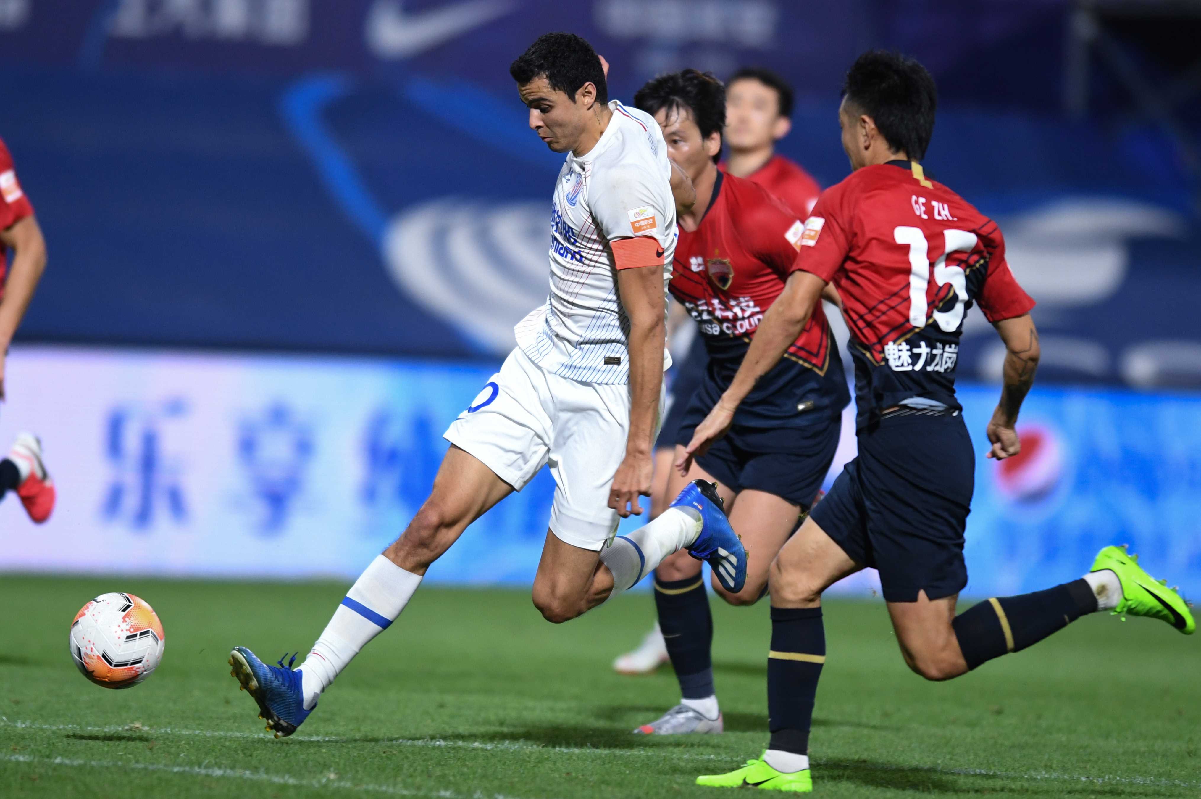 申花对决富力,谁能笑到最后?的简单介绍 申花对决富力,谁能笑到最后?的简单介绍